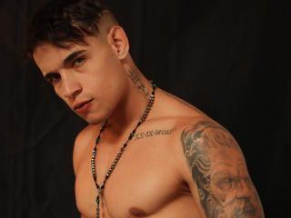 AlessandroHot69 - Live porn &amp; sex cam - 20455282