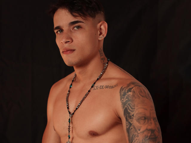 AlessandroHot69 - Camera khiêu dâm &amp; quyến rũ trực tiếp - 20455290