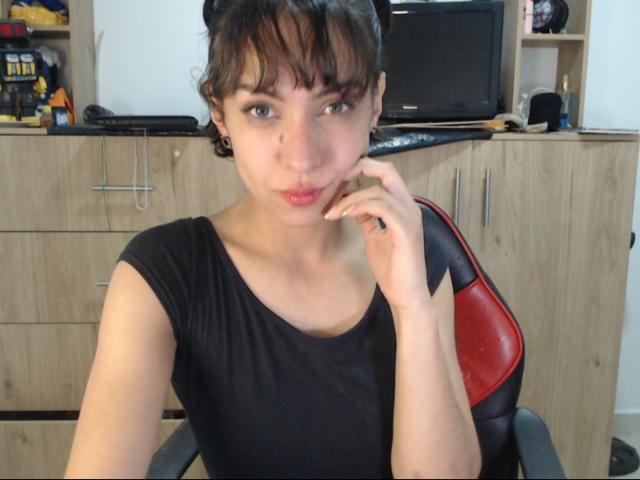 ElaDevilany - Live porn &amp; sex cam - 20455814