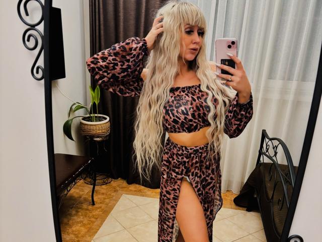 JuliaAnnaSimba - Live porn &amp; sex cam - 20457318