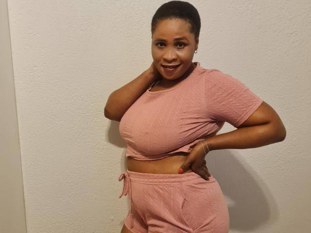 QueenCassan - сексуальная веб-камера в реальном времени - 20463766