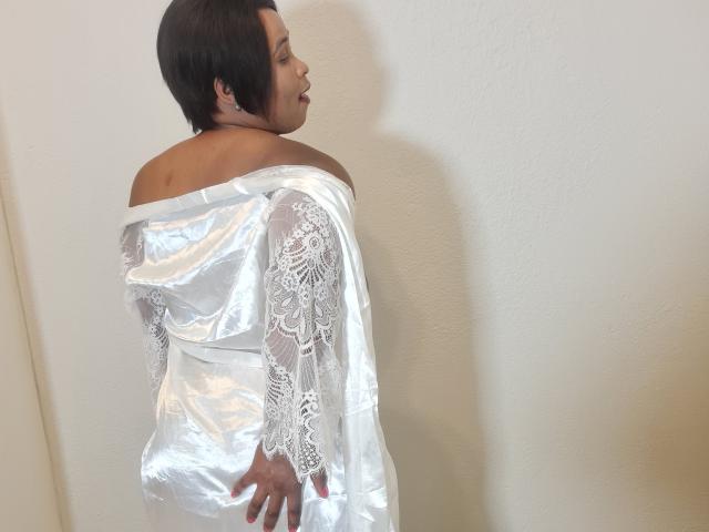 QueenCassan - Live porn &amp; sex cam - 20463770