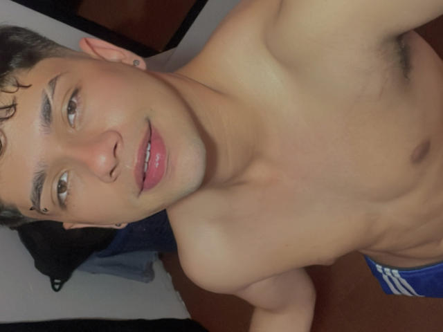 AleckHot - Live porn &amp; sex cam - 20470470