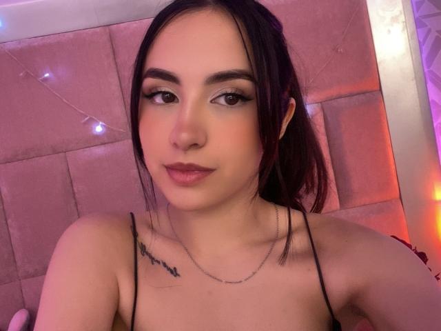 MiaMarkov - פורנו בשידור חי ומצלמת סקס - 20471570