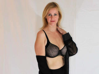 MarleneBloem-hot - Live porn &amp; sex cam - 20480078