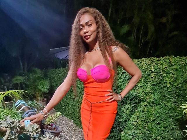 Schoko-Bebe - сексуальная веб-камера в реальном времени - 20480254