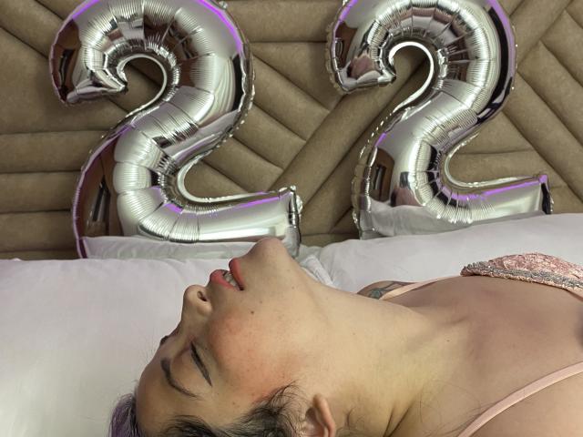 CassandraEilish - Live porn &amp; sex cam - 20501278