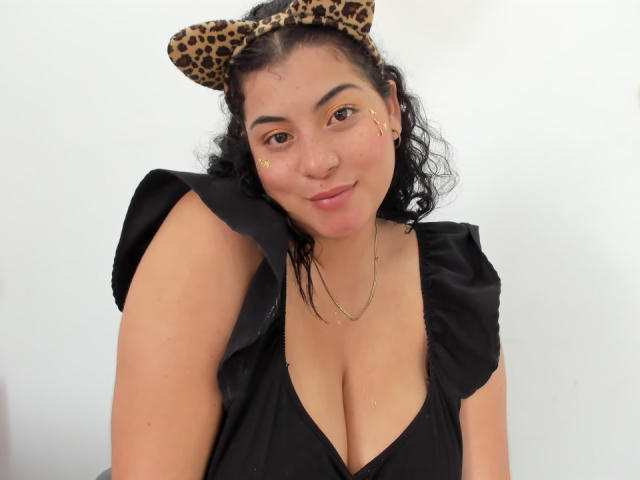 RosseDijon - Live porn &amp; sex cam - 20518186