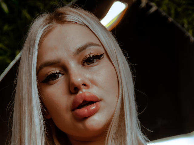 MichellKorthy - Sexe cam en vivo - 20532922