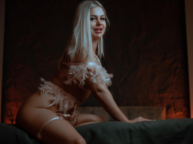 MichellKorthy - Live porn &amp; sex cam - 20532946