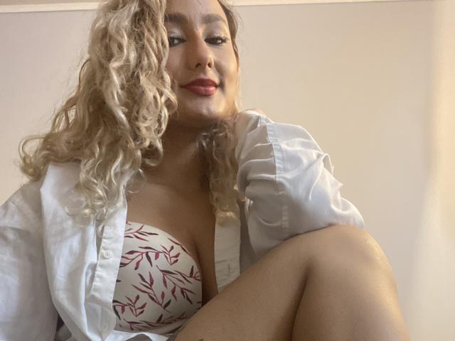 FloraSaenz - Élő pornó és szexkamera - 20533558