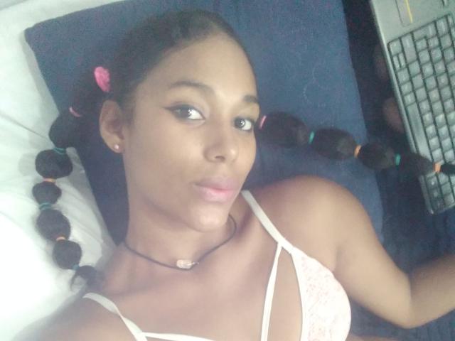 CelesteAdamms - Élő pornó és szexkamera - 20534630