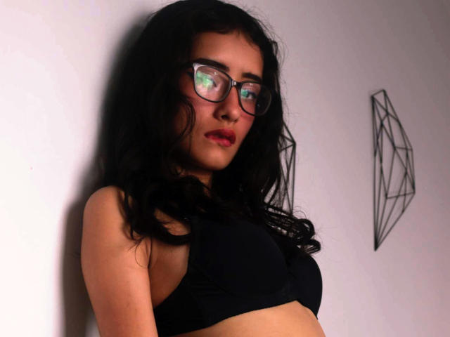 KendallColins - Sexe cam en vivo - 20537466