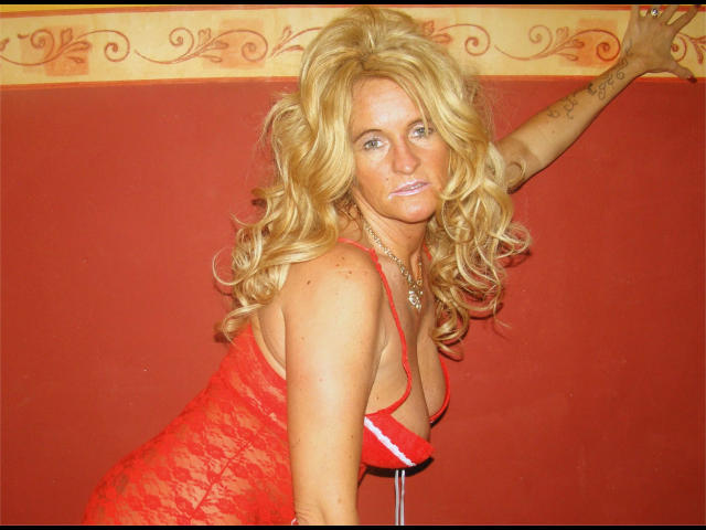 Deluxechantal-hot - Live porn &amp; sex cam - 20546918