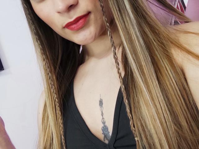 KylieEvans69 - Live porn &amp; sex cam - 20570770