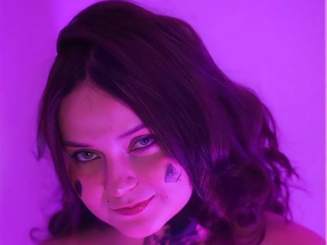 LorettaSant - Élő pornó és szexkamera - 20572766