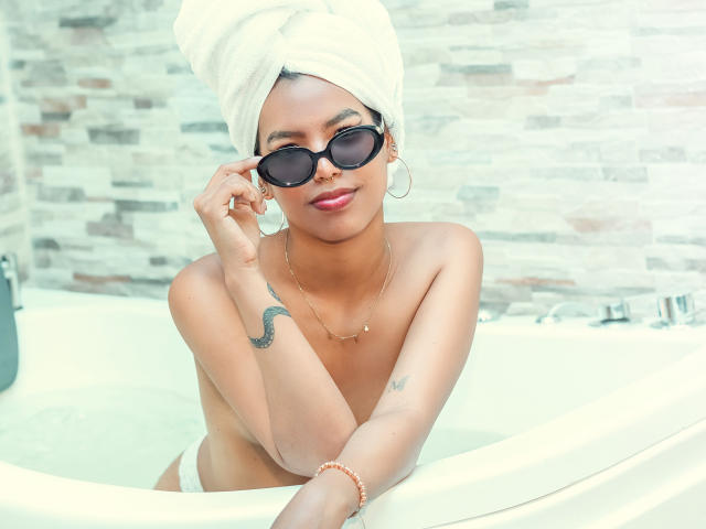 RouseGilmore - Live porn &amp; sex cam - 20573522