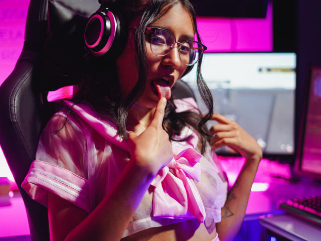 EvieGothel - Live porn &amp; sex cam - 20599210