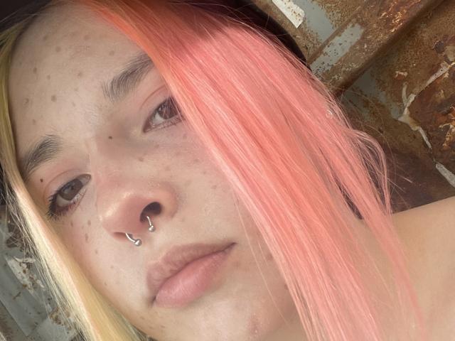 MilaniaLips - Live porn &amp; sex cam - 20604238