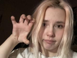 MilaniaLips - Live porn &amp; sex cam - 20604246