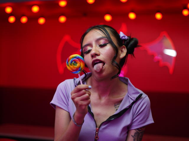 EvieGothel - Live sex cam - 20610410