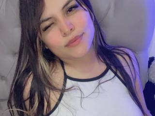 LuciaRobertz - сексуальная веб-камера в реальном времени - 20620322