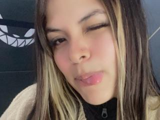 LuciaRobertz - сексуальная веб-камера в реальном времени - 20620502