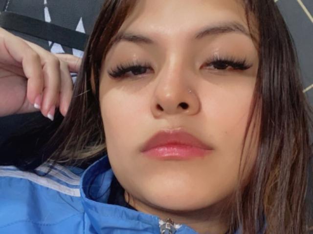 LuciaRobertz - Live porn &amp; sex cam - 20620518