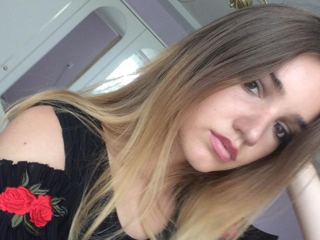 LorenaCuty - Live porn &amp; sex cam - 20621242