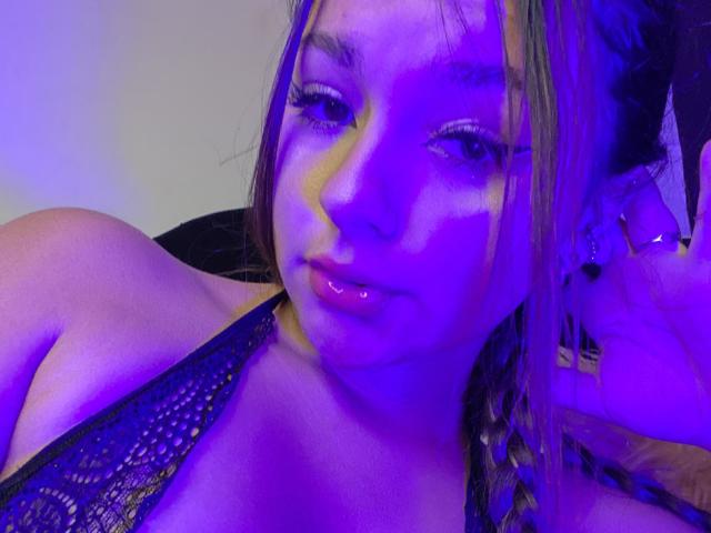 AlessiaFerry - Live porn &amp; sex cam - 20634278