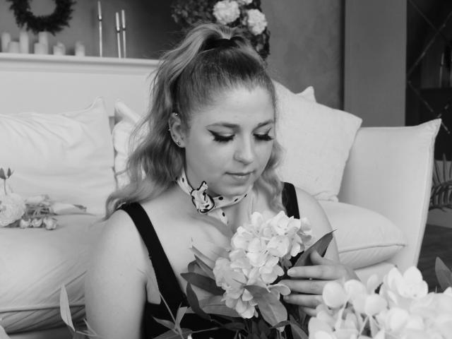 JessikaDaniels - Live porn &amp; sex cam - 20641818