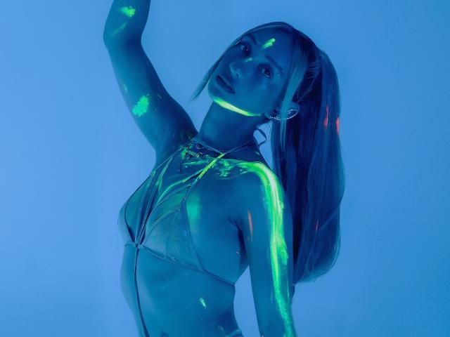 ArtMooon - Live porn &amp; sex cam - 20643778