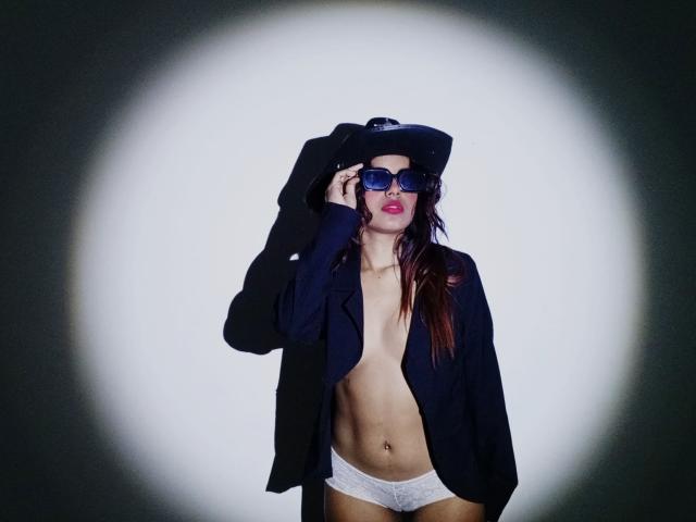 SaphiraFork - Live porn &amp; sex cam - 20653934