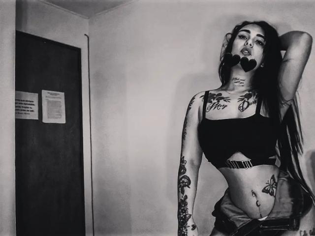 MelanyeLopez - сексуальная веб-камера в реальном времени - 20683346