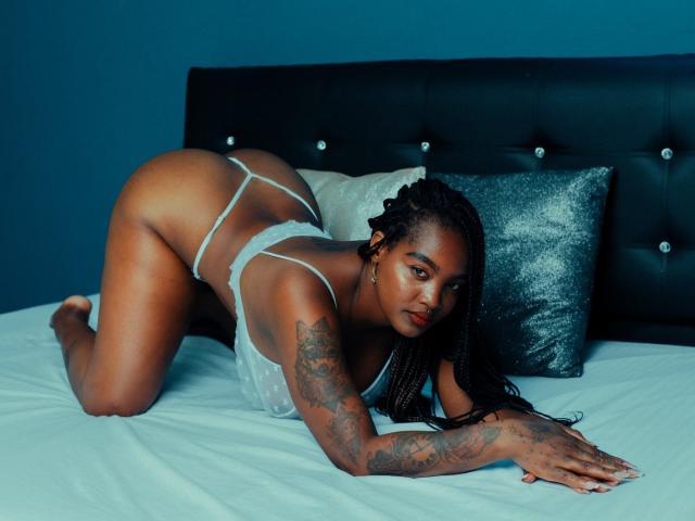 ChannaBrunette - Live porn &amp; sex cam - 20684402