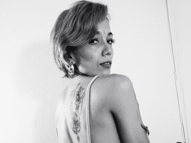 Veroo69 - Sexe cam en vivo - 20687158