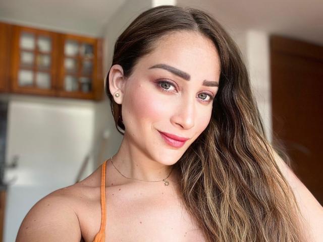 ArianaLu - Live porn &amp; sex cam - 20688458