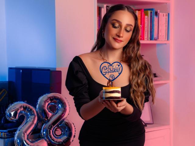 ArianaLu - Live porn &amp; sex cam - 20688606