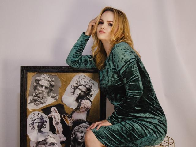 KseniaHopes - Live porn &amp; sex cam - 20693730