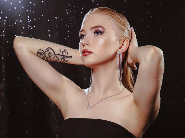 NicoleBrian - сексуальная веб-камера в реальном времени - 20696322