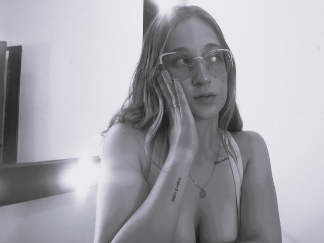 LauraCutee - ライブポルノ&amp;セックスカム - 20696618