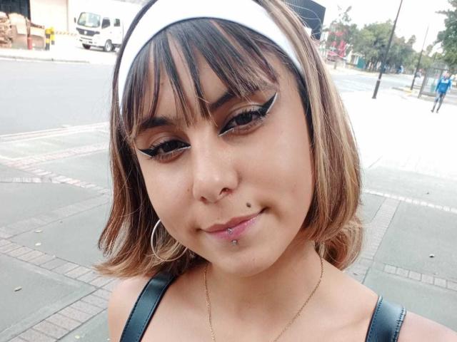 SarahXRouse - Live sex cam - 20702322