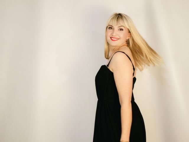 MilanaCraids - Live porn &amp; sex cam - 20702658