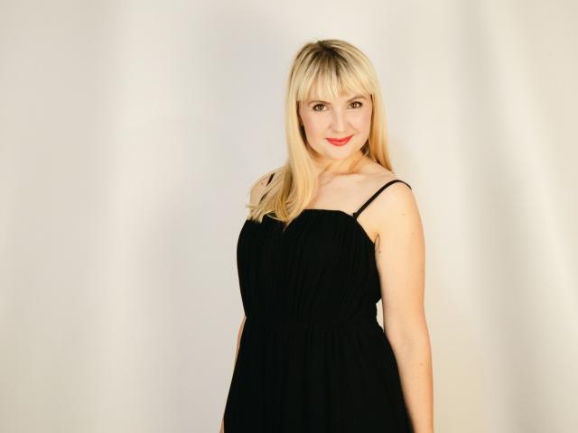 MilanaCraids - Live porn &amp; sex cam - 20702662