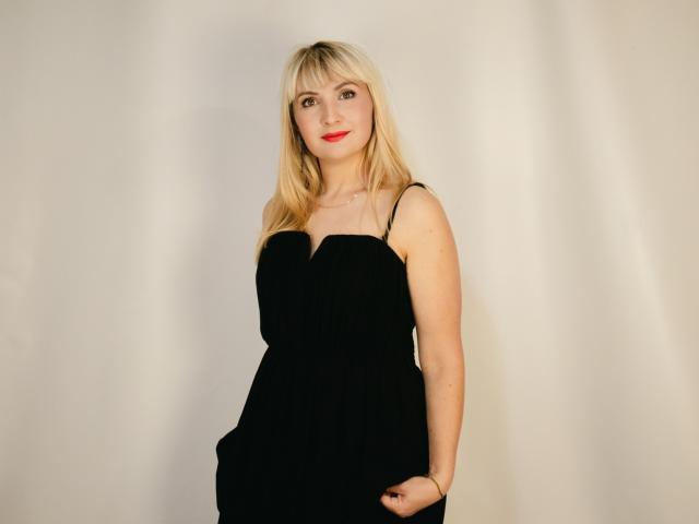 MilanaCraids - Live porn &amp; sex cam - 20702666