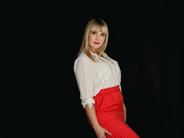 MilanaCraids - Live Sex Cam - 20702830