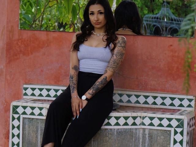 Miss-Lunatic - сексуальная веб-камера в реальном времени - 20720166