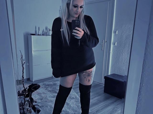 Kiwi-ink-hot - сексуальная веб-камера в реальном времени - 20720326