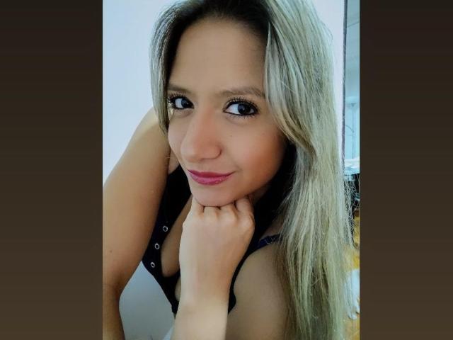 ValeriaHunter69 - Live porn &amp; sex cam - 20725122