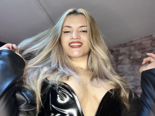 FiorellaStrong - Live Sex Cam - 20729774